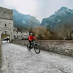 Bed & Bike Frasassi Appartamento *