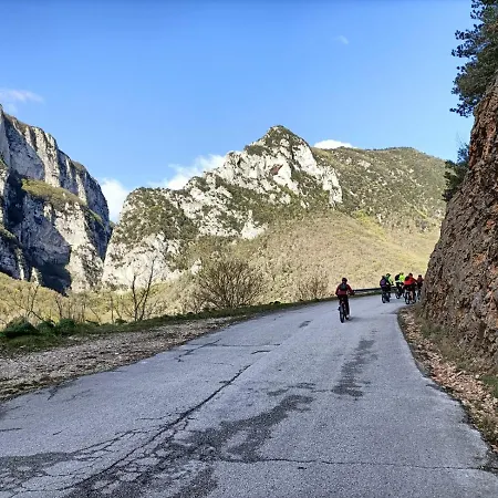 Apartament Bed & Bike Frasassi Falcioni