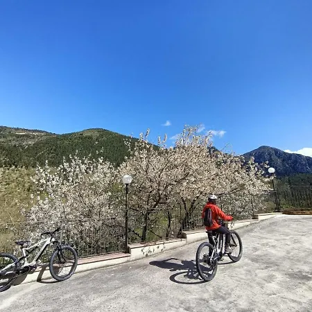 아파트 Bed & Bike Frasassi Falcioni