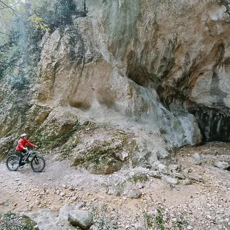 아파트 Bed & Bike Frasassi
