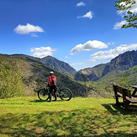 Apartament Bed & Bike Frasassi