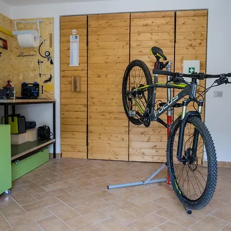 Bed & Bike Frasassi * Falcioni