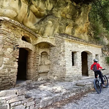 Bed & Bike Frasassi *