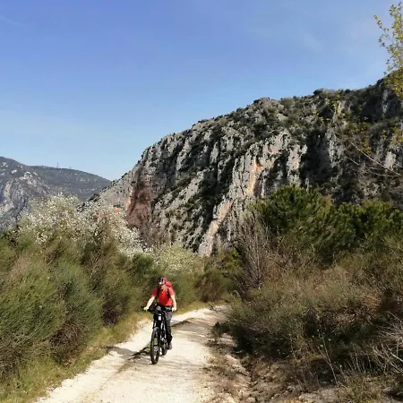 Apartament Bed & Bike Frasassi